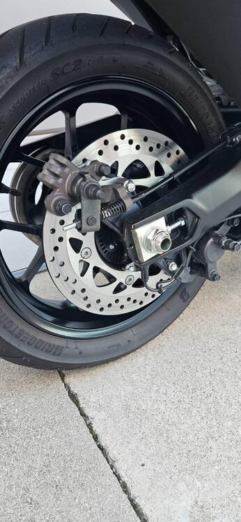 Yamaha T-Max 560 Tech Max (2022 - 24) (5)