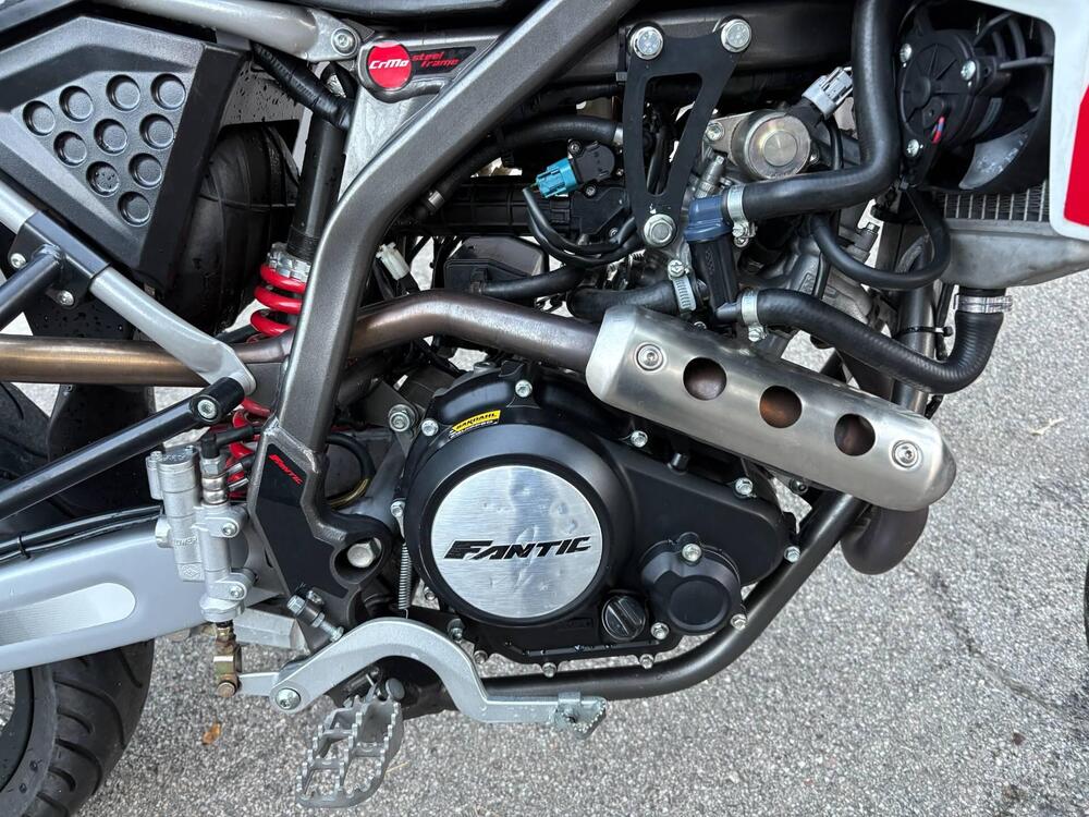 Fantic Motor XMF 125 Motard Performance 4t (2021 - 22) (4)