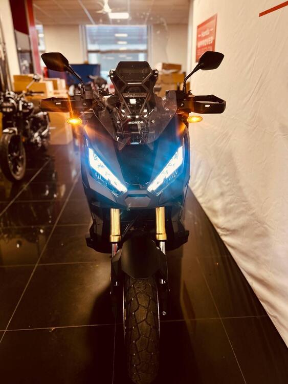 Honda X-ADV 750 DCT (2021 - 24) (2)