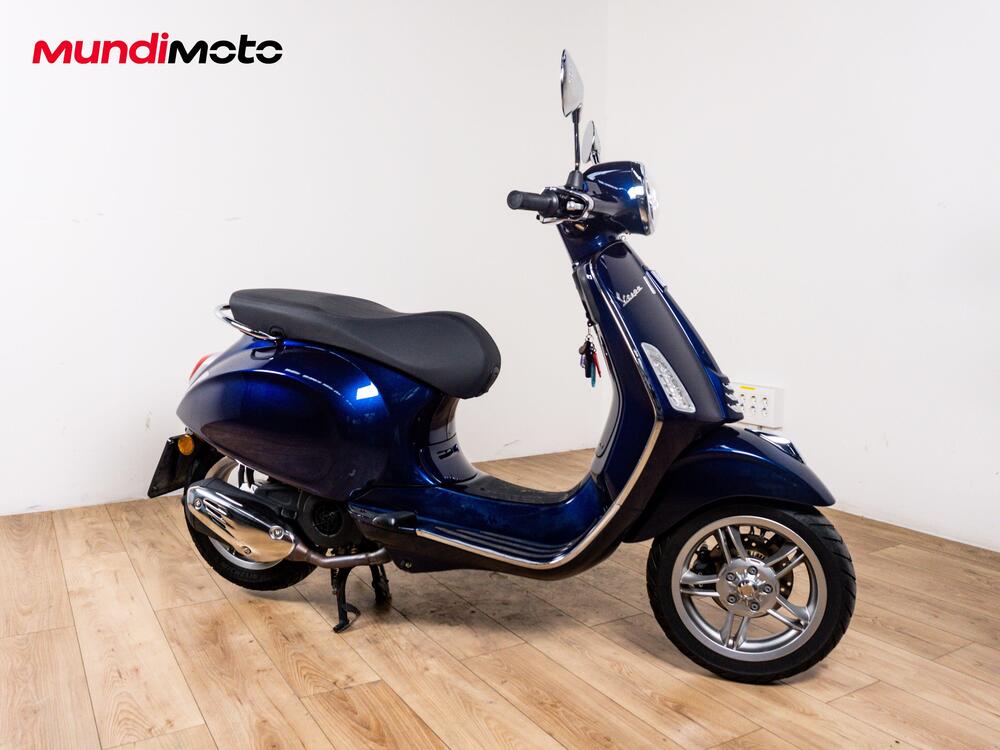 Vespa Primavera 125 RED (2025) (2)
