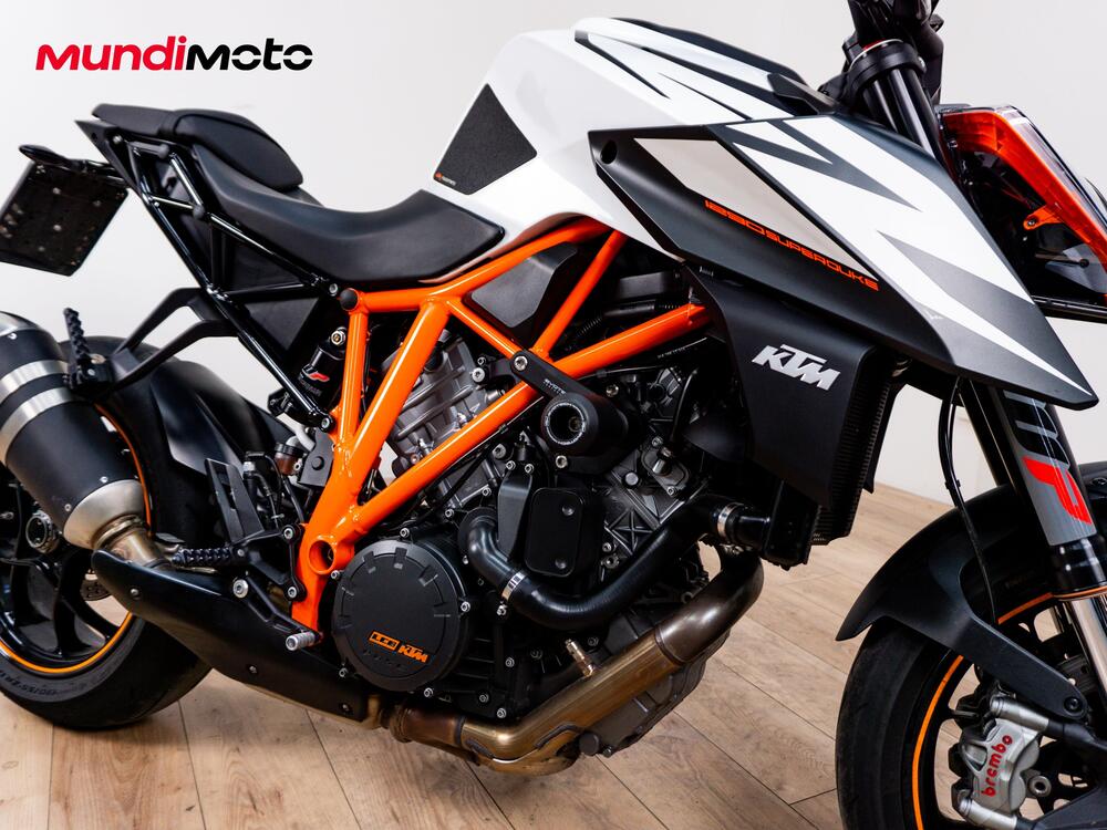 KTM 1290 Super Duke R (2020) (4)