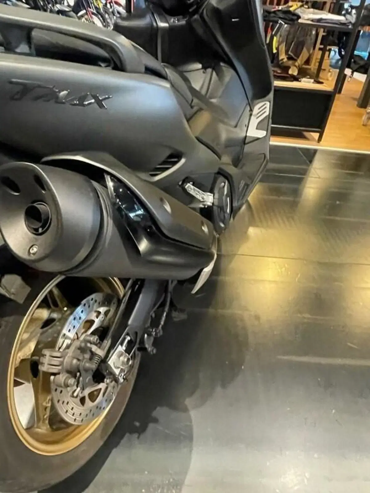 Yamaha T-Max 560 Tech Max (2021) (5)