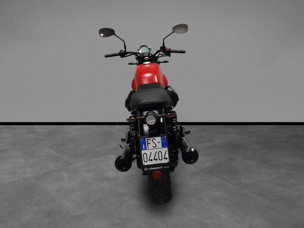 Moto Guzzi V7 Stone (2025) (4)