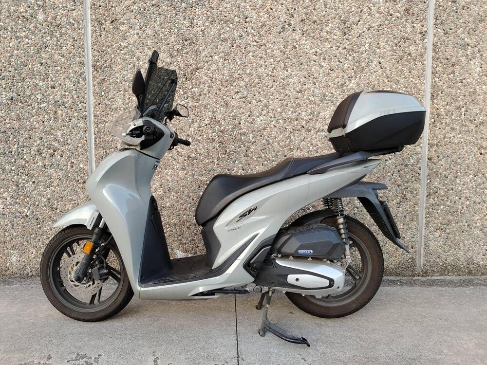 Honda SH 150i (2024 - 25) (2)