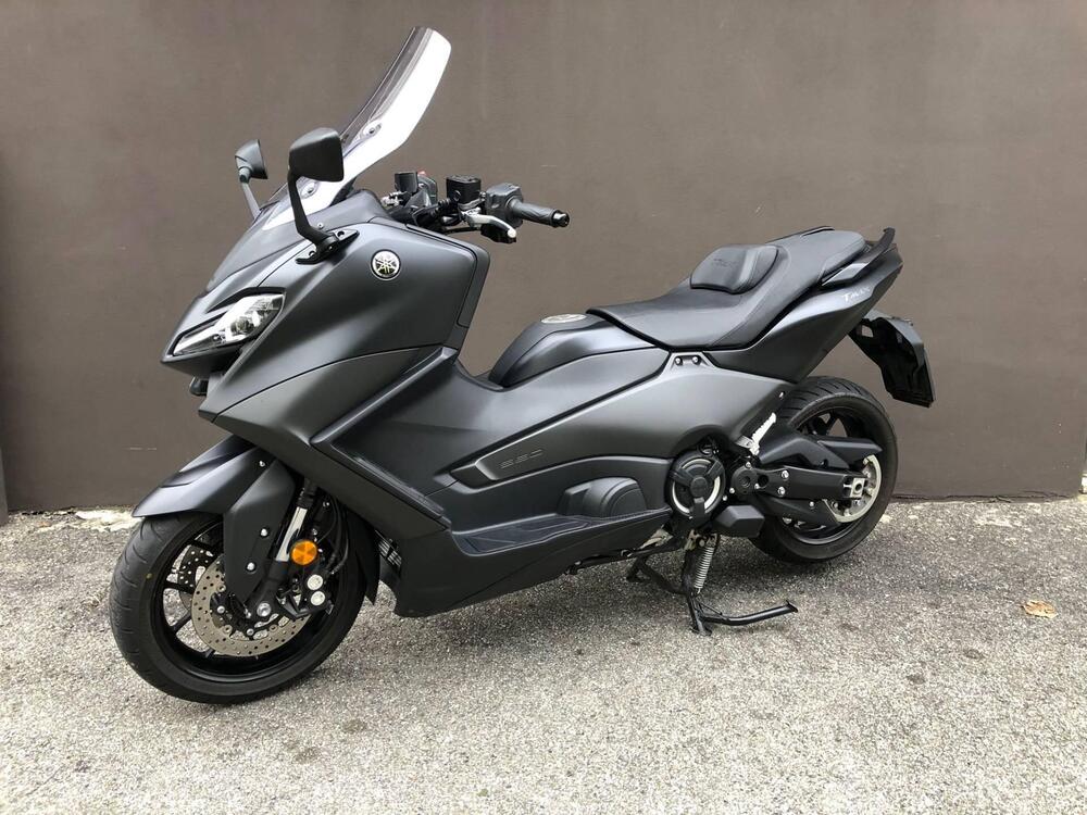 Yamaha T-Max 560 (2022 - 24) (4)