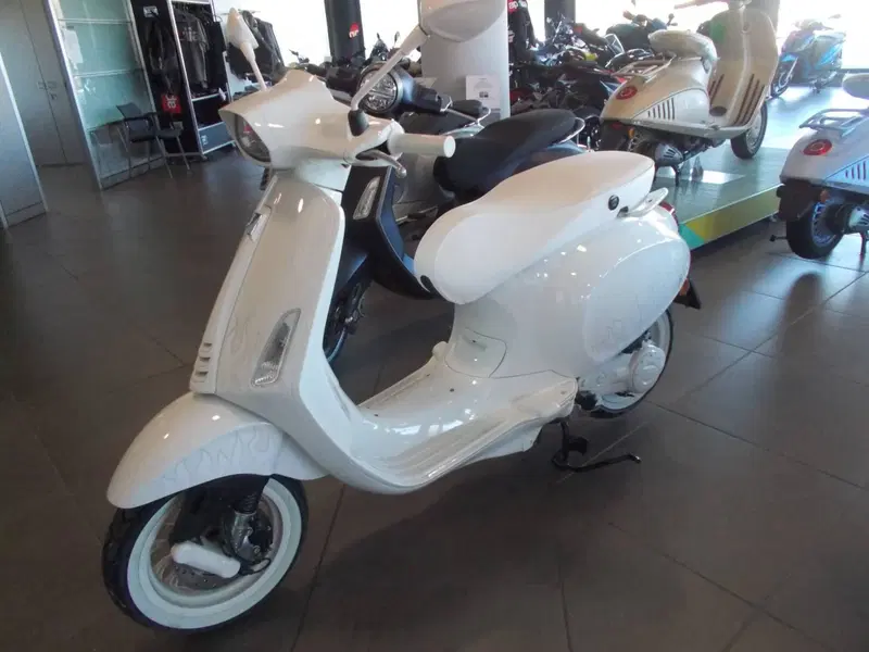 Vespa Sprint 50 Justin Bieber (2022 - 24) (2)