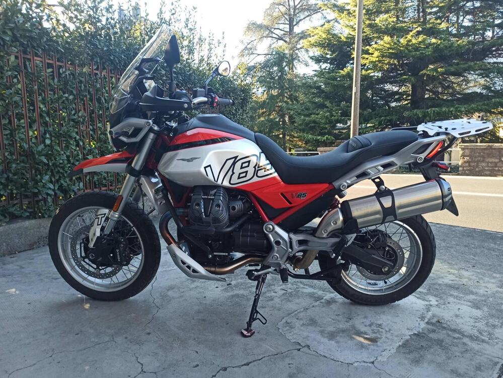 Moto Guzzi V85 TT (2024 - 25) (2)