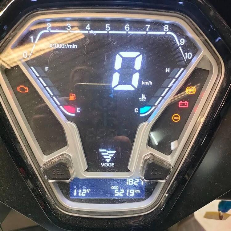 Voge Sfida SR16 125 (2025) (3)