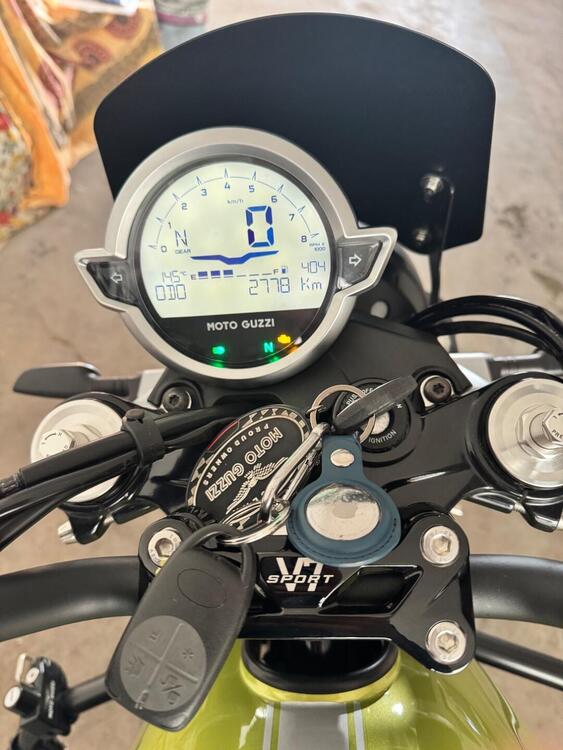 Moto Guzzi V7 Sport (2025) (2)
