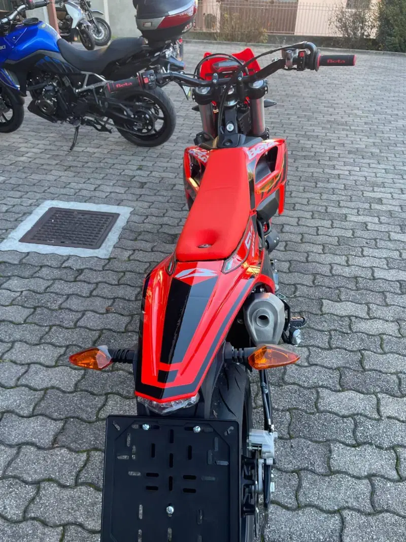 Betamotor RR 125 4T Motard T (2025 - 26) (3)
