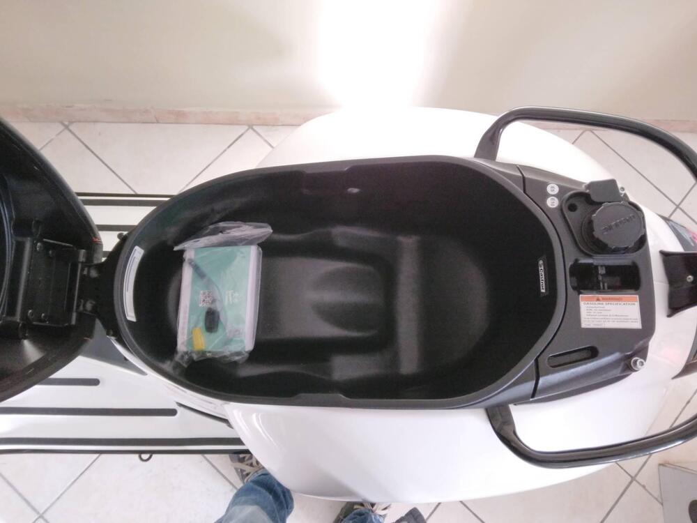 Vespa GTS 300 Super Sport (2023 - 24) (2)