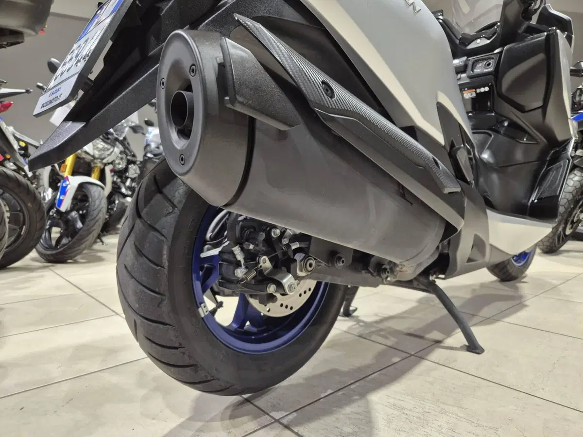 Suzuki Burgman 400 (2022 - 24) (8)