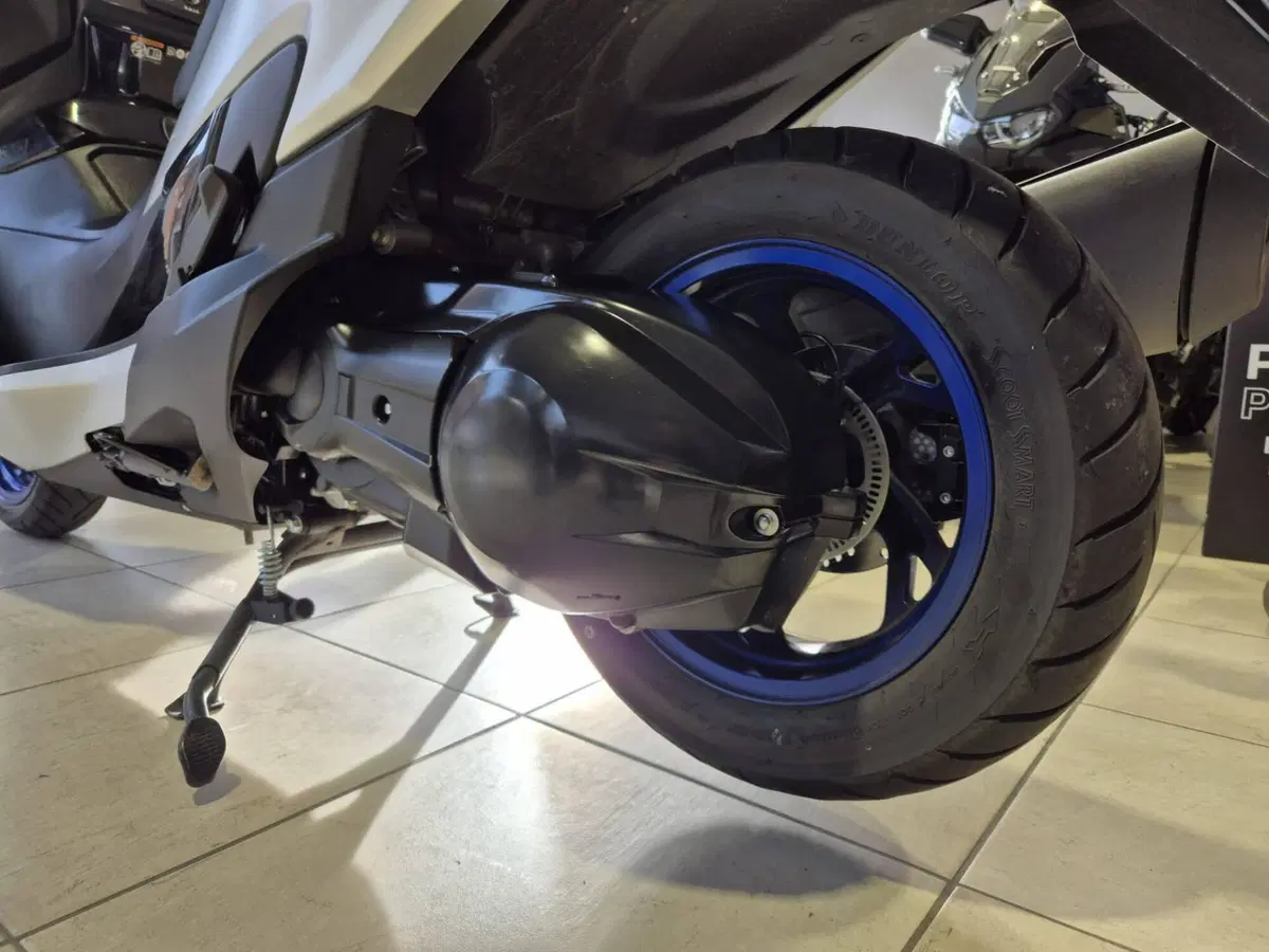 Suzuki Burgman 400 (2022 - 24) (11)