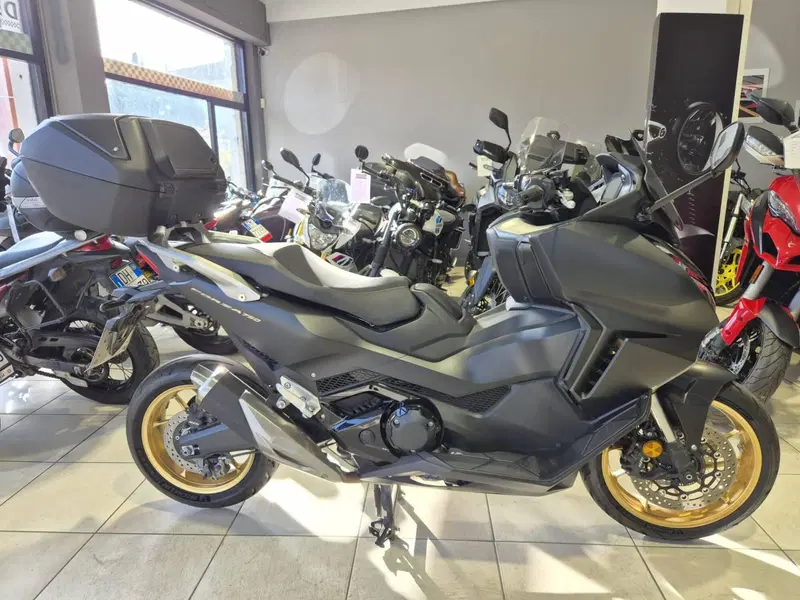 Honda Forza 750 DCT Urban (2021 - 24) (2)