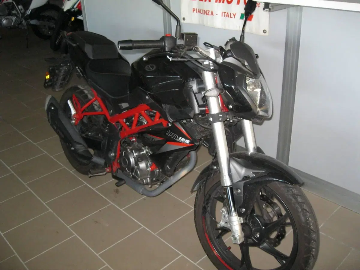 Benelli BN 125 (2021 - 25) (7)