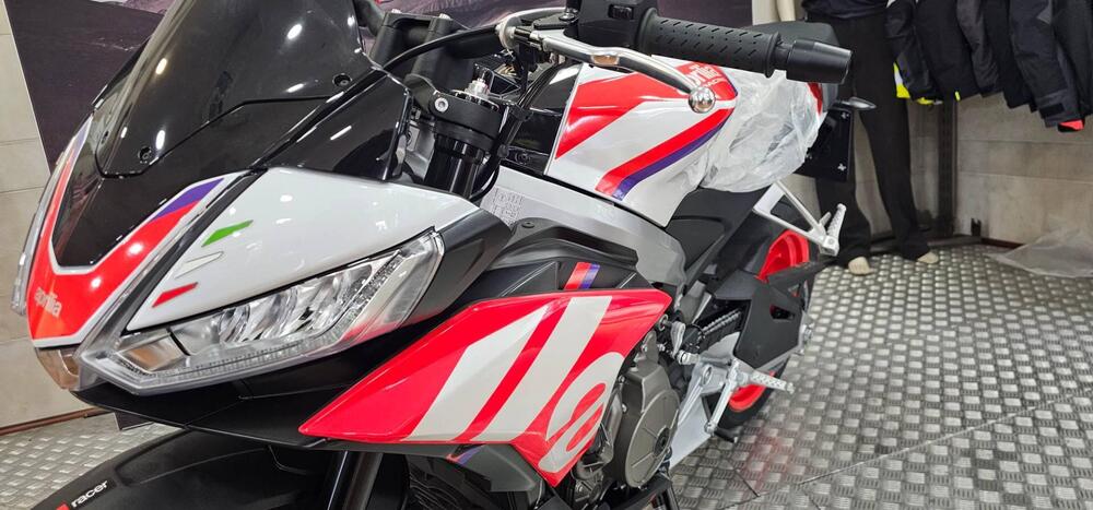 Aprilia Tuono 660 Factory (2025) (3)