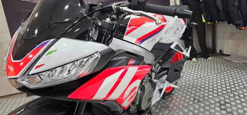Aprilia Tuono 660 Factory (2025 - 26) (3)
