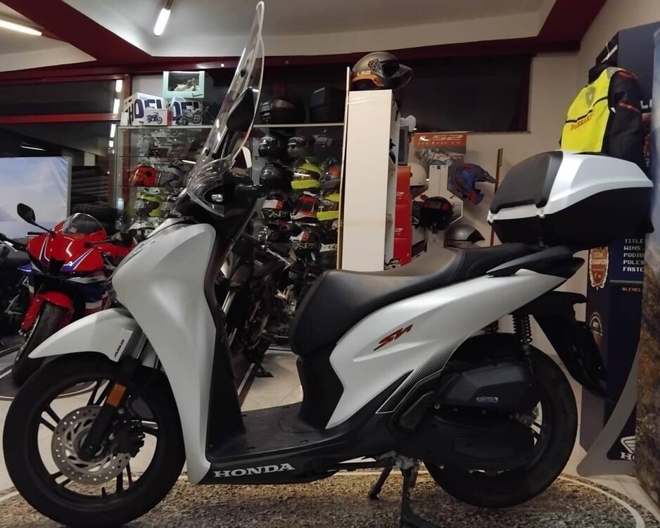 Honda SH 125i Sport (2024 - 25) (4)