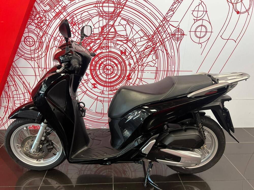 Honda SH 125 i ABS (2013 - 17) (4)