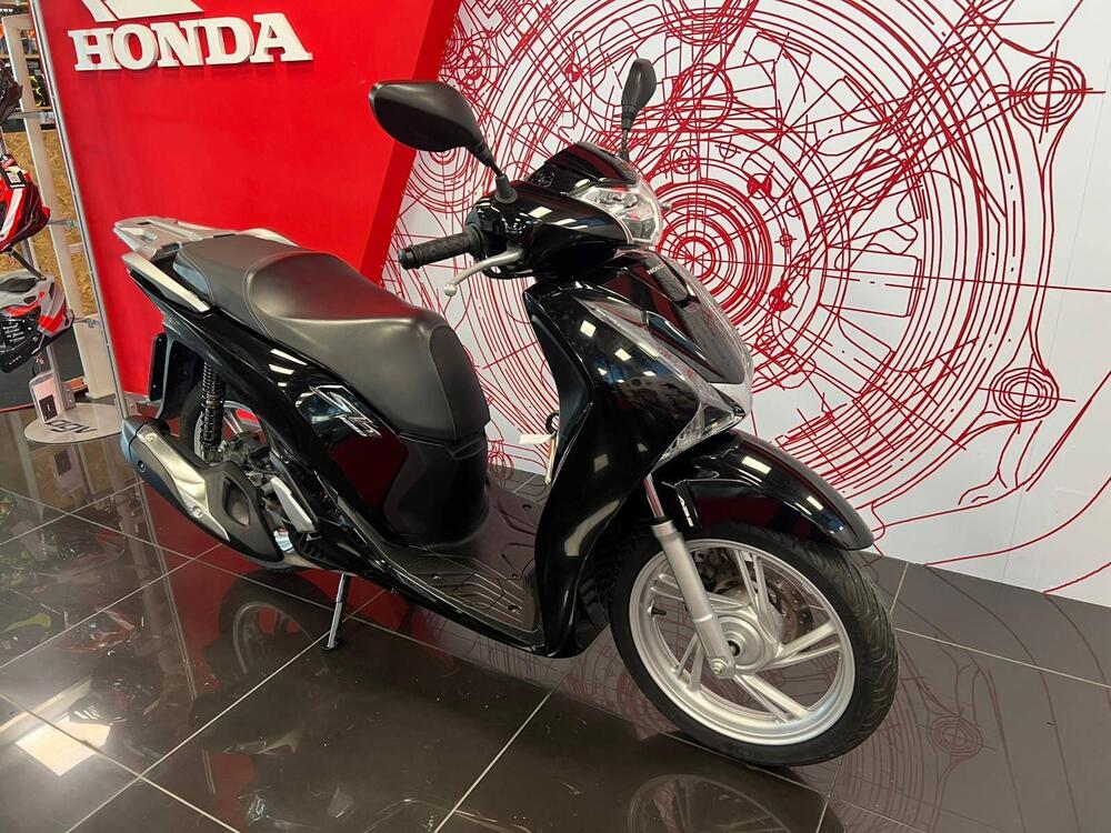 Honda SH 125 i ABS (2013 - 17) (2)