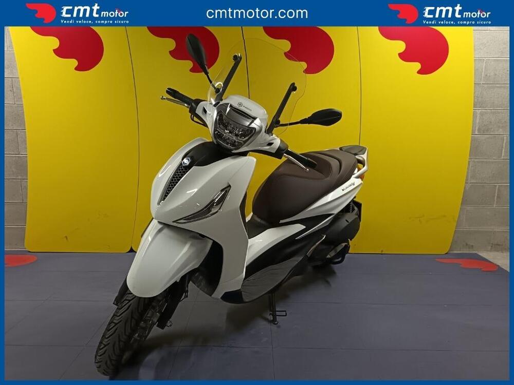 Piaggio Beverly 300 Hpe (2021) (2)
