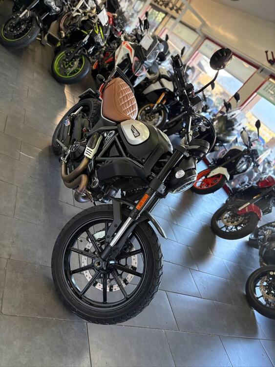 Ducati Scrambler 800 Icon Dark (2021 - 22) (4)