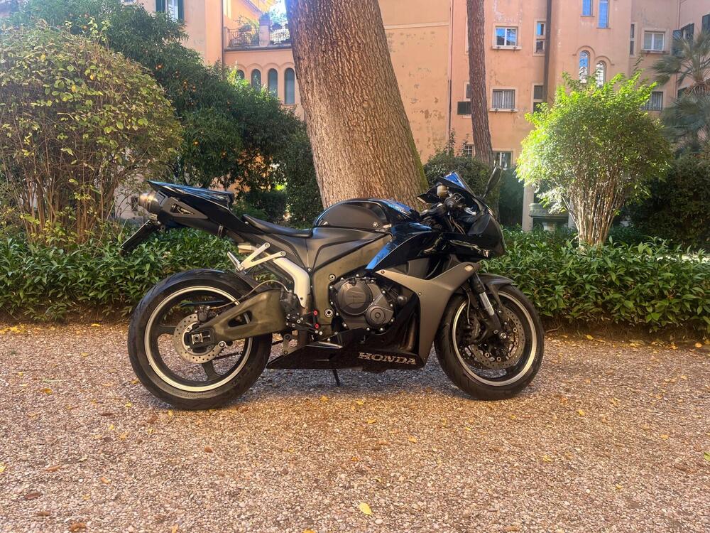 Honda CBR 600 RR (2007 - 08) (3)