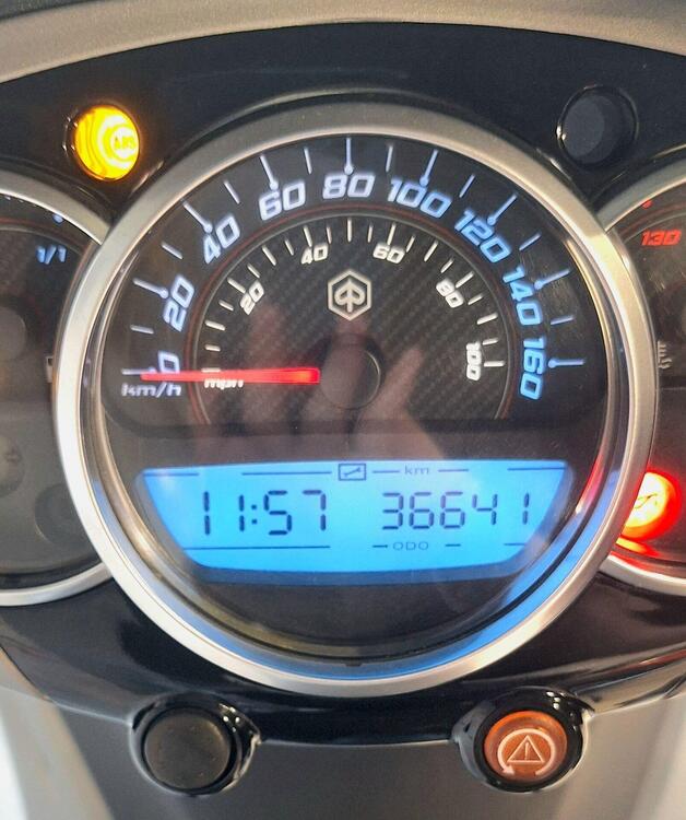 Piaggio Beverly 350 SportTouring ie ABS (2011 - 17) (4)