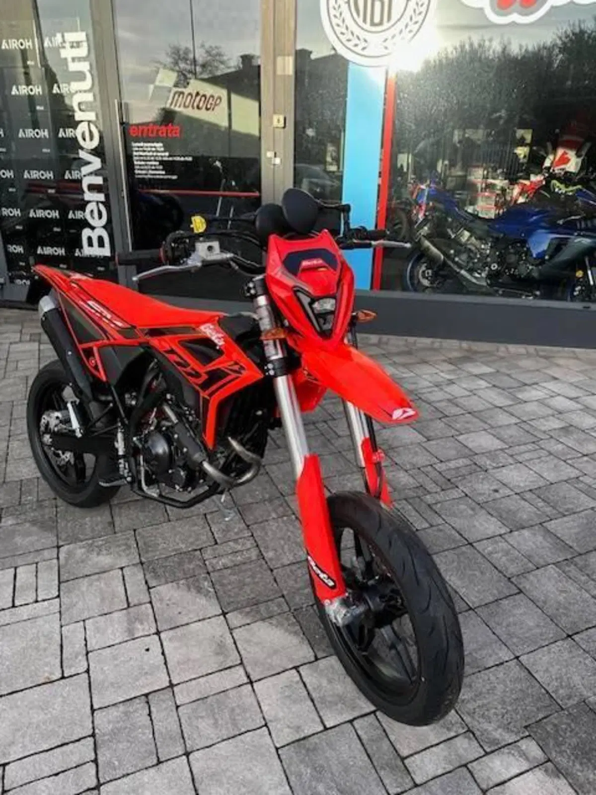Betamotor RR 125 4T Motard T (2025 - 26) (3)