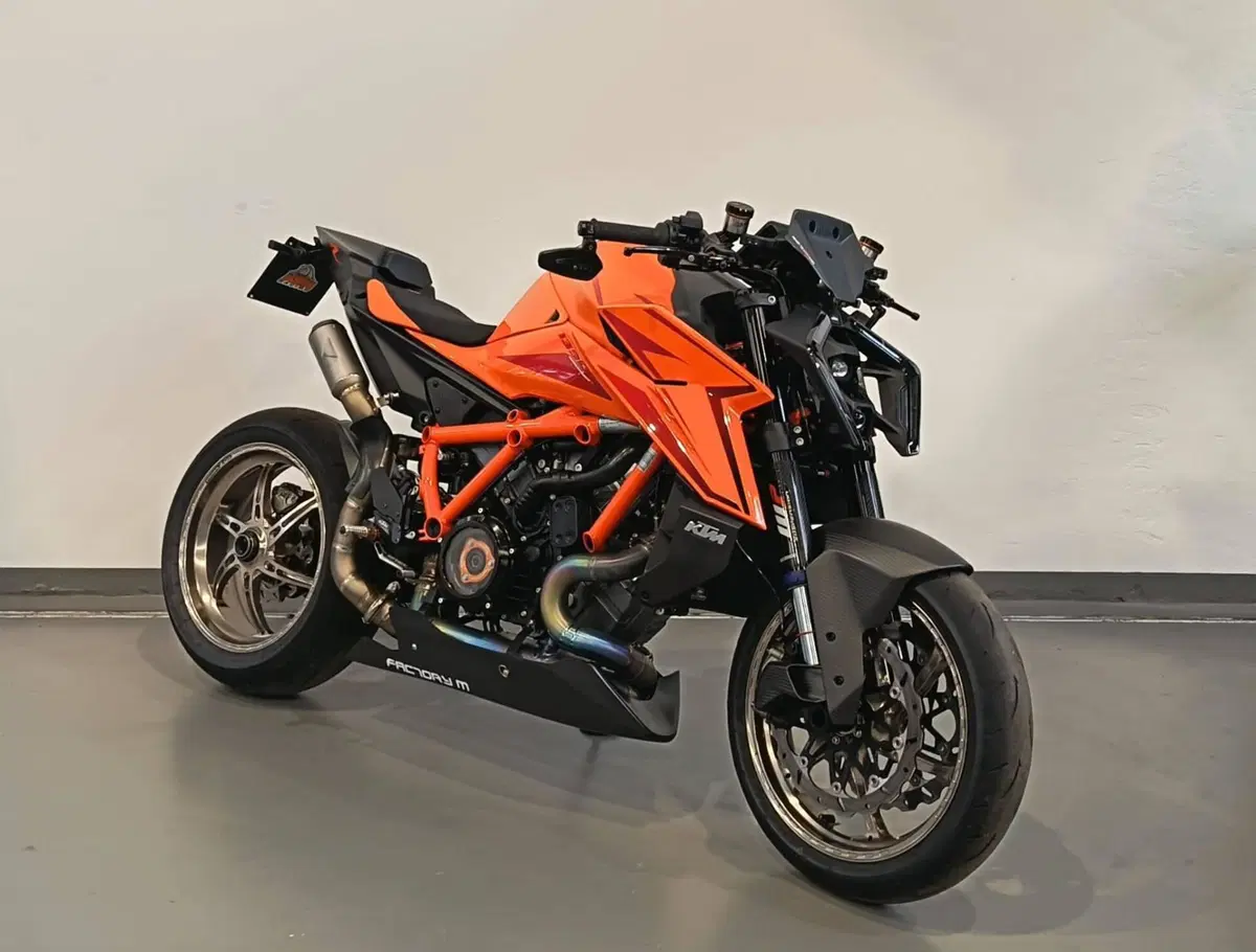 KTM 1390 Super Duke R EVO (2024 - 26) (3)