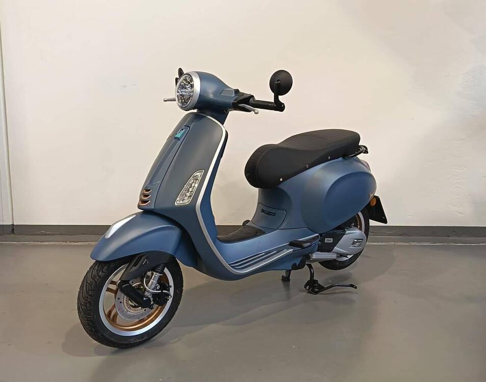 Vespa Primavera 125 80th (2026) (2)