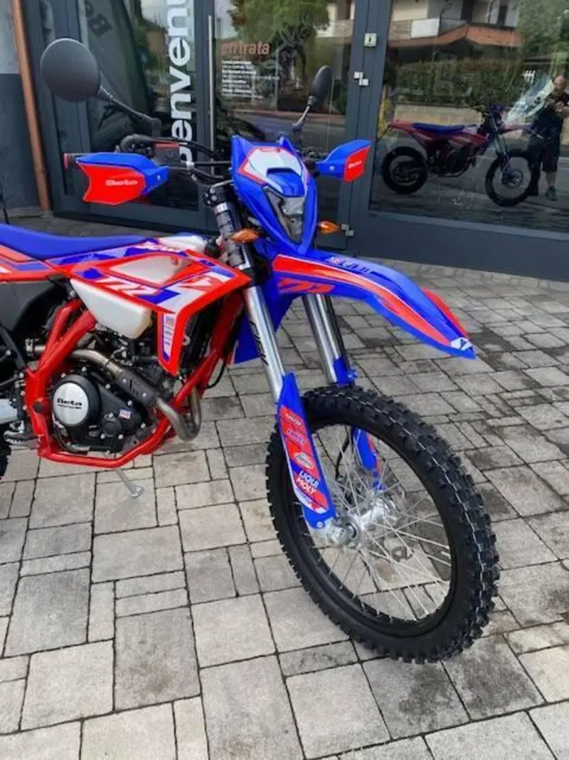 Betamotor RR 125 4T Enduro R (2024 - 26) (2)