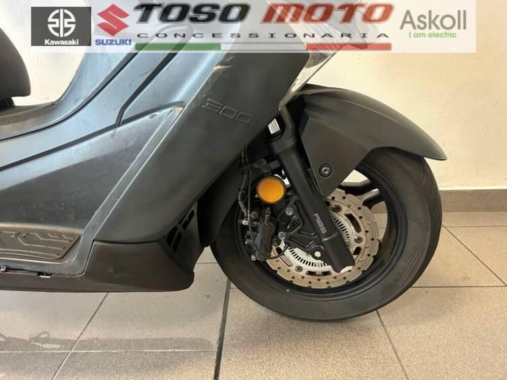 Kymco X-Town 300i ABS (2016 - 20) (4)