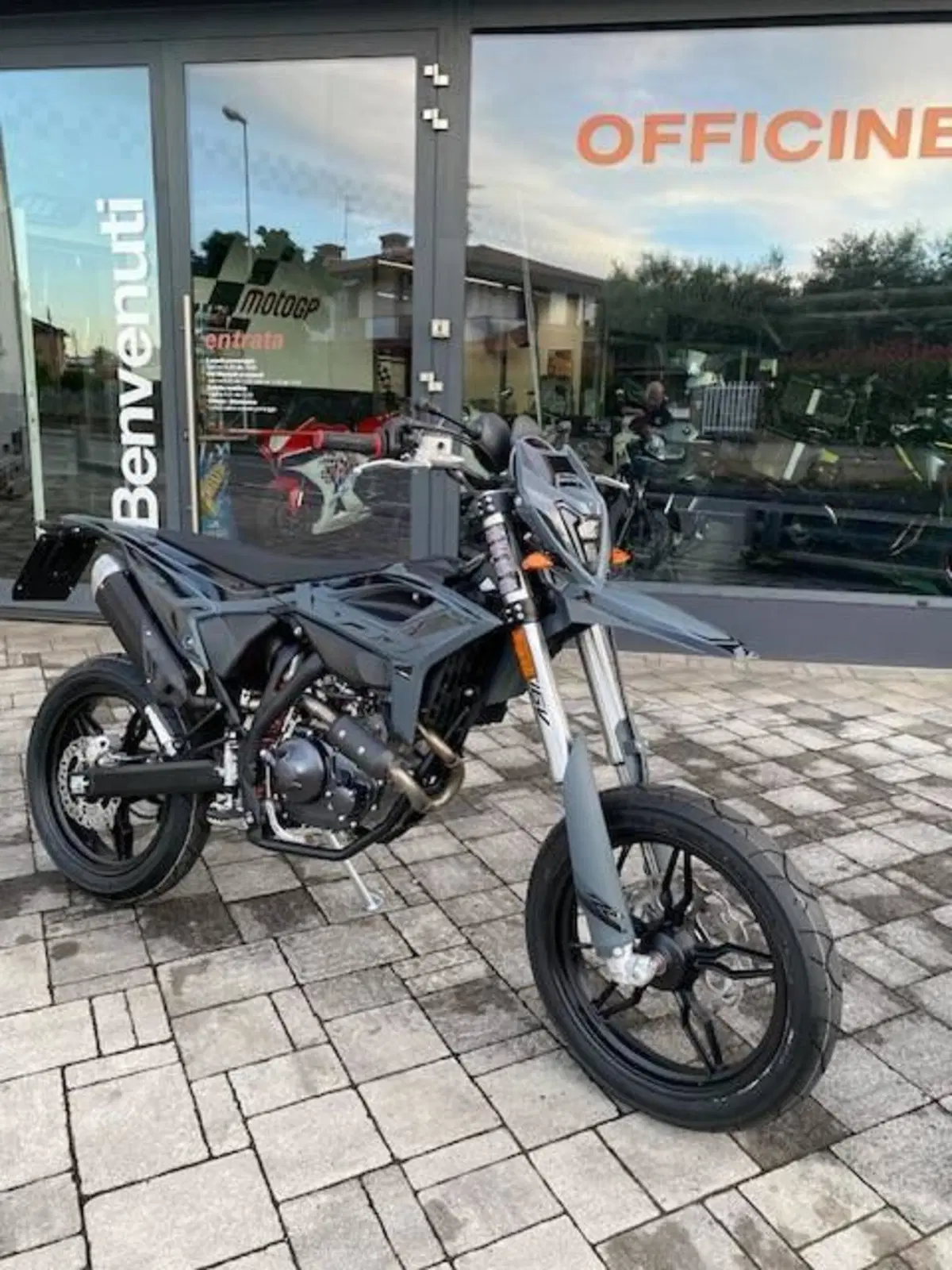 Betamotor RR 125 4T Motard T (2025 - 26) (2)