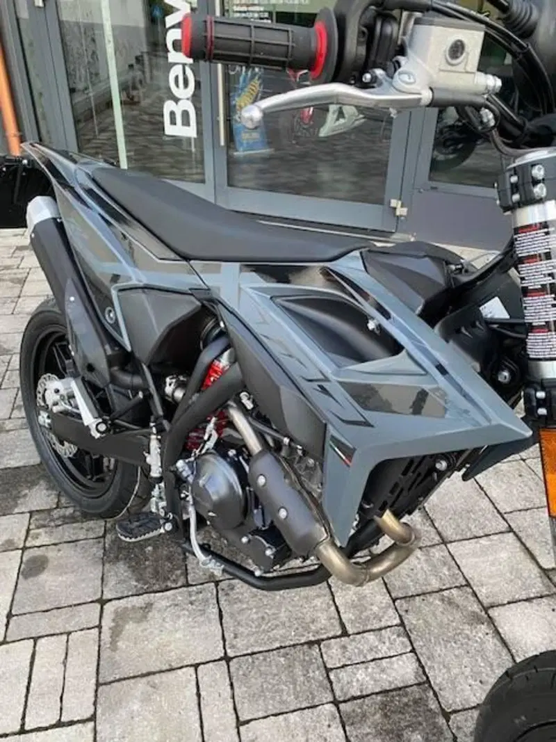 Betamotor RR 125 4T Motard T (2025 - 26) (4)