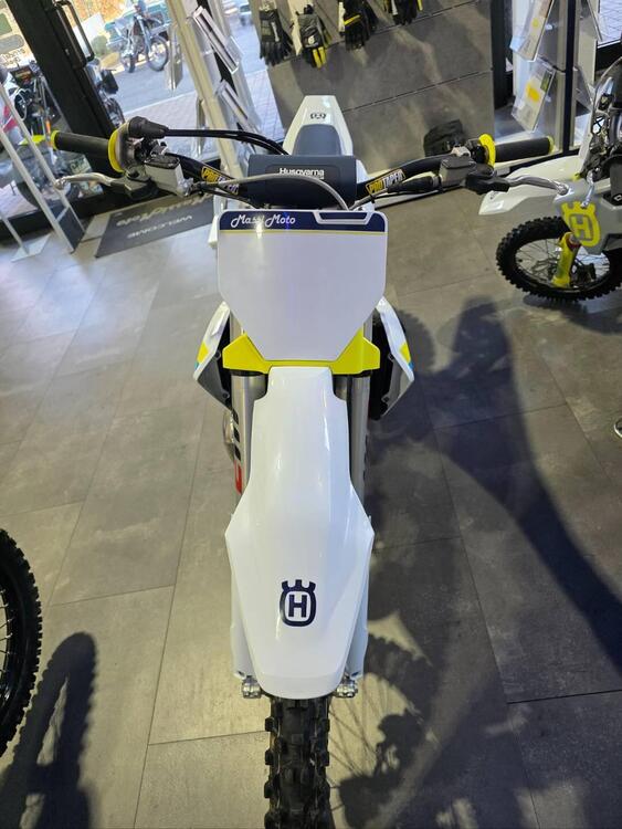 Husqvarna TC 250 (2024) (2)