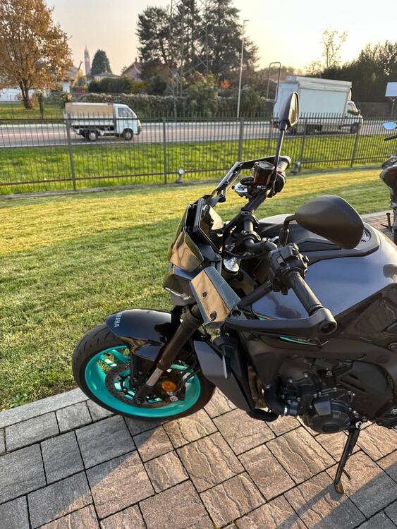 Yamaha MT-09 Y-AMT (2024 - 25) (2)
