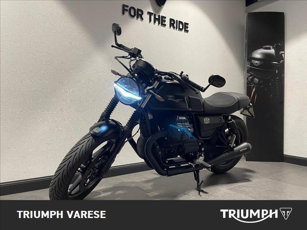 Moto Guzzi V7 III Stone (2017 - 20) (2)