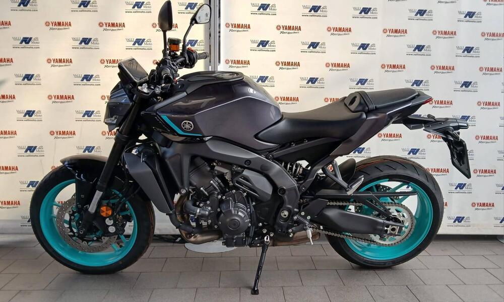 Yamaha MT-09 Y-AMT (2024 - 25) (2)