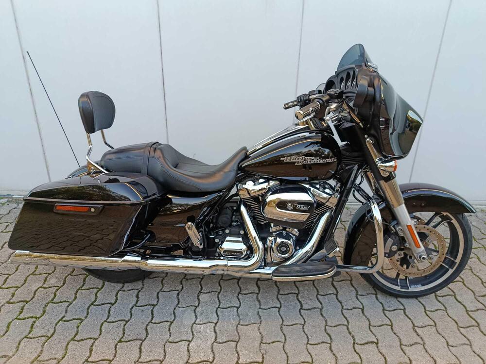 Harley-Davidson 107 Street Glide (2017 - 19) - FLHX (2)