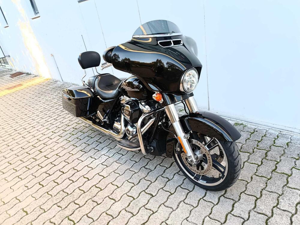 Harley-Davidson 107 Street Glide (2017 - 19) - FLHX (3)