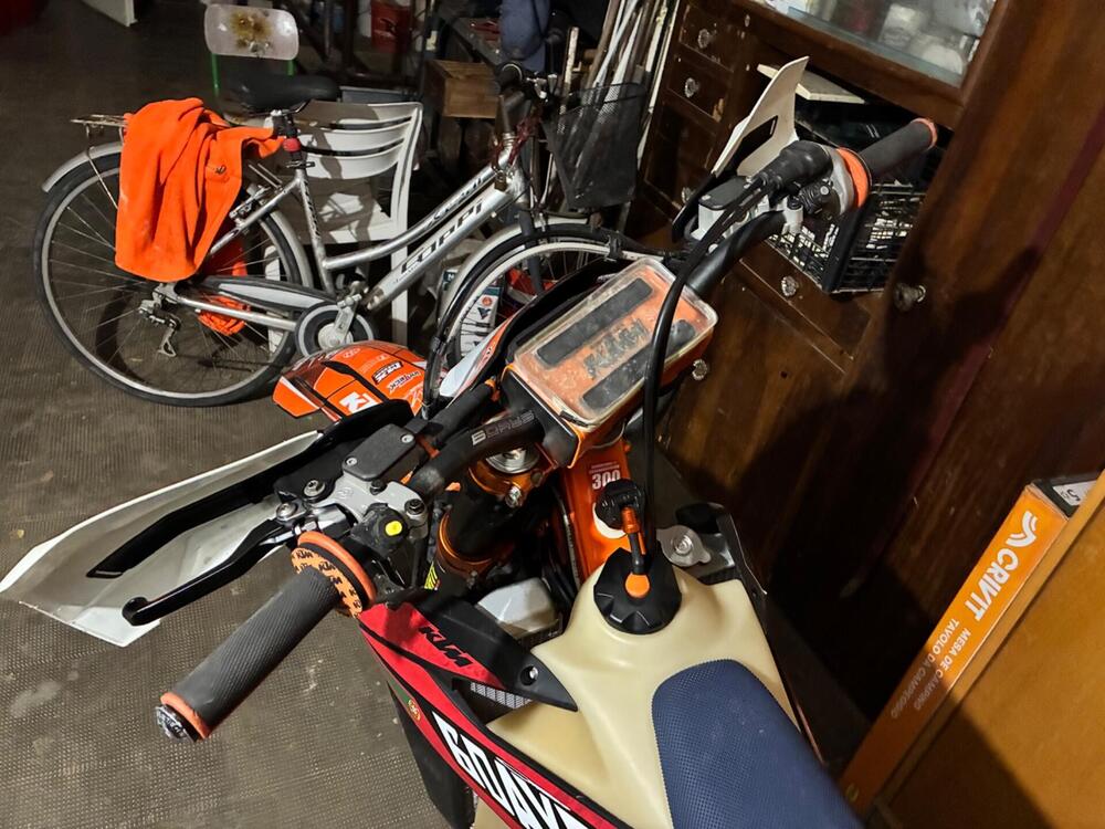 KTM 300 EXC E Six Days TPI (2020) (3)