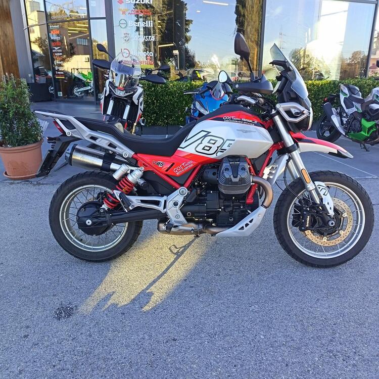 Moto Guzzi V85 TT (2024 - 25) (2)