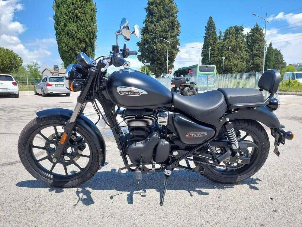 Royal Enfield Meteor 350 Aurora (2024 - 25) (5)