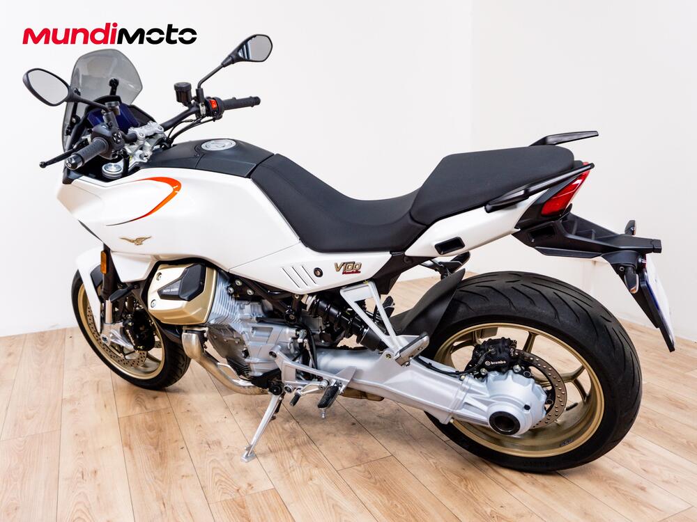 Moto Guzzi V100 Mandello (2022 - 24) (4)