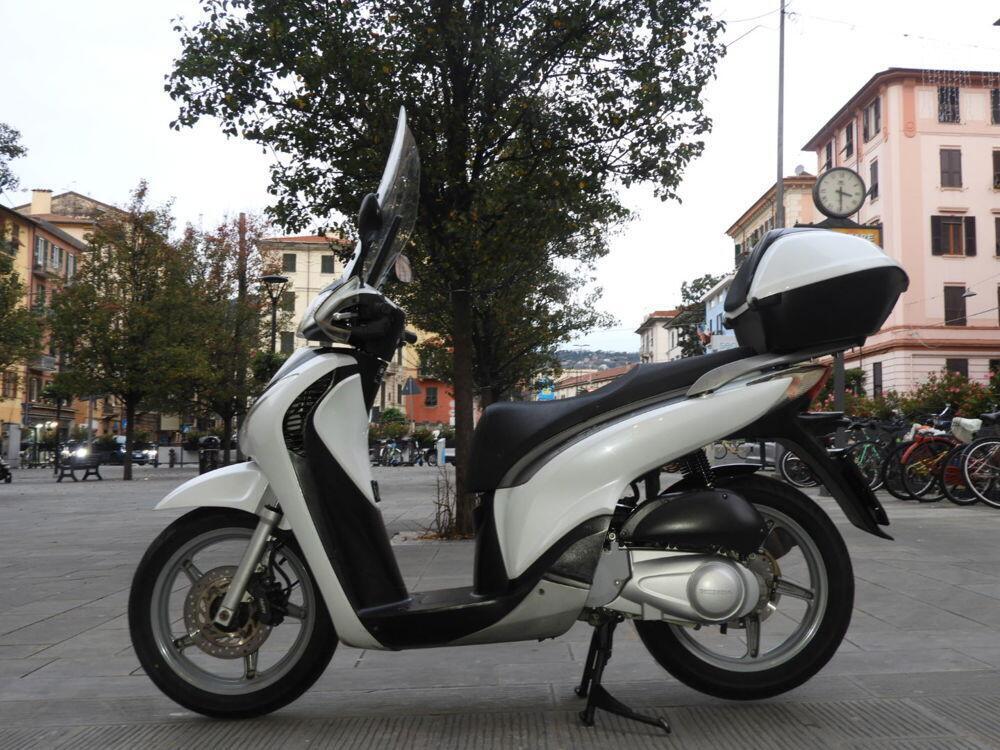 Honda SH 150 i (2009 - 12) (4)