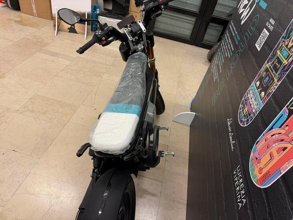 Bmw CE 02 AM (2024 - 25) (4)