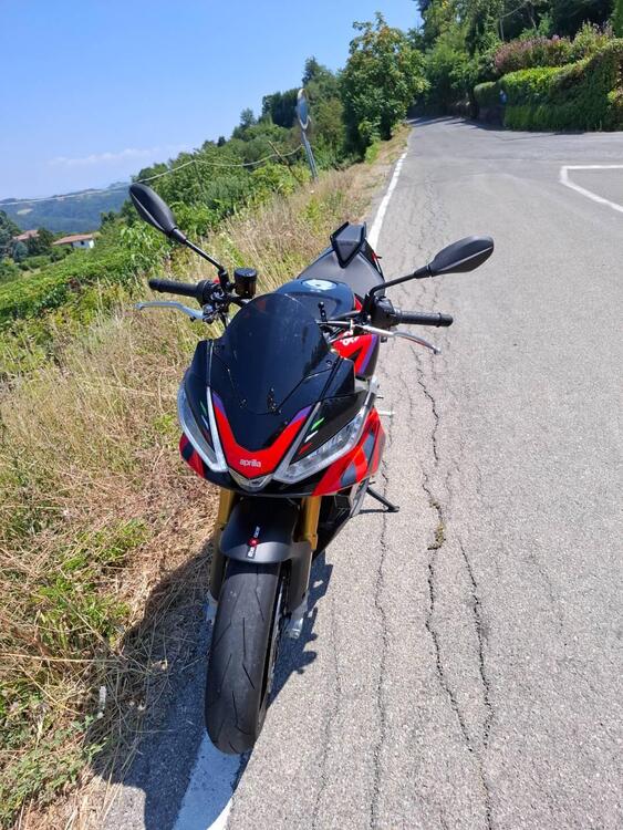 Aprilia RSV4 1100 Factory (2021 - 24) (3)