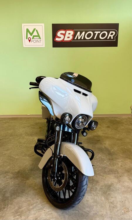 Harley-Davidson CVO Street Glide (2023) (5)