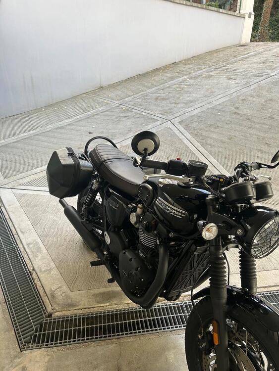 Triumph Bonneville T120 (2021 - 25) (2)